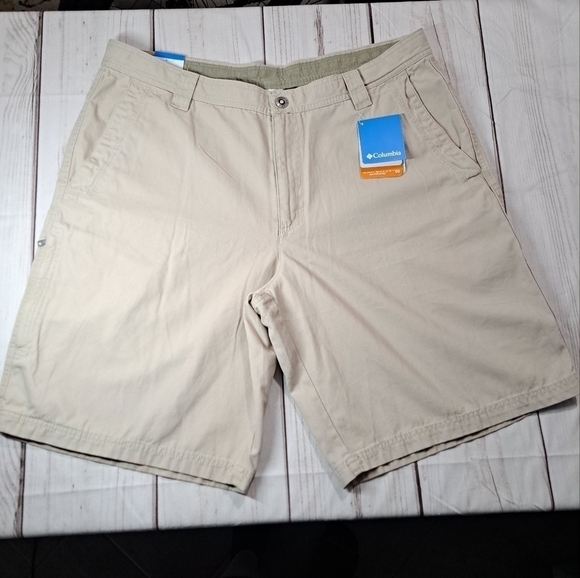 Columbia Ultimate Roc Short Mens Size  40 / 11 NWT - Picture 1 of 10